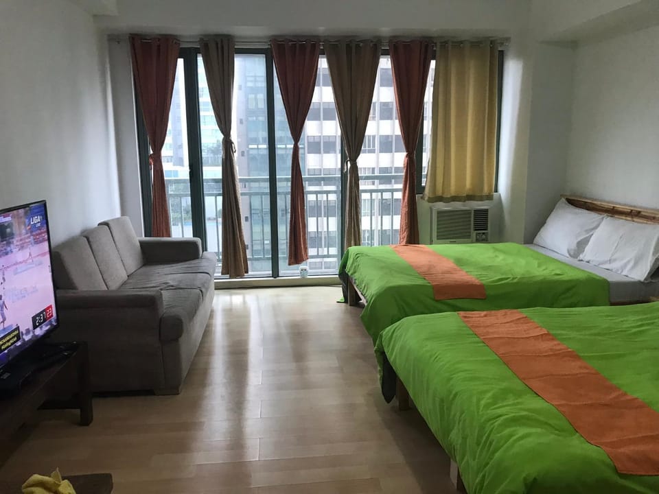 TV and multimedia, Balcony/Terrace, Seating area, Dining area, Bedroom