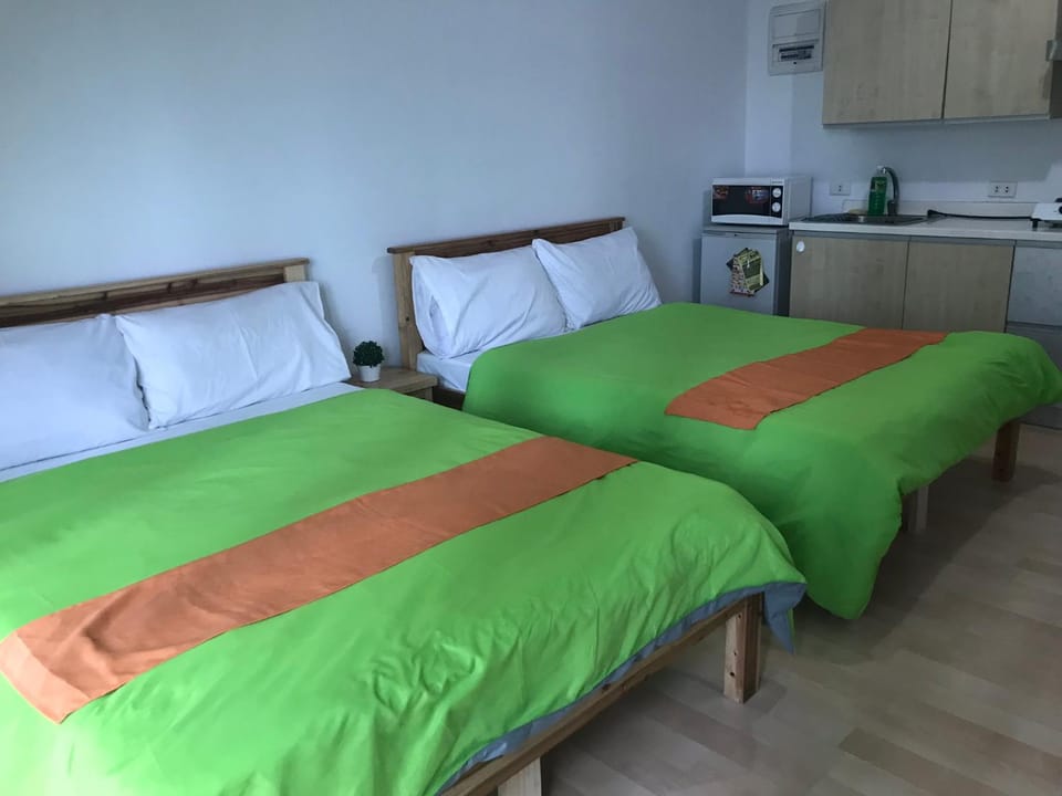 GREENFIELD studio w/ 2 queen across Shangrila Apartment in Mandaluyong