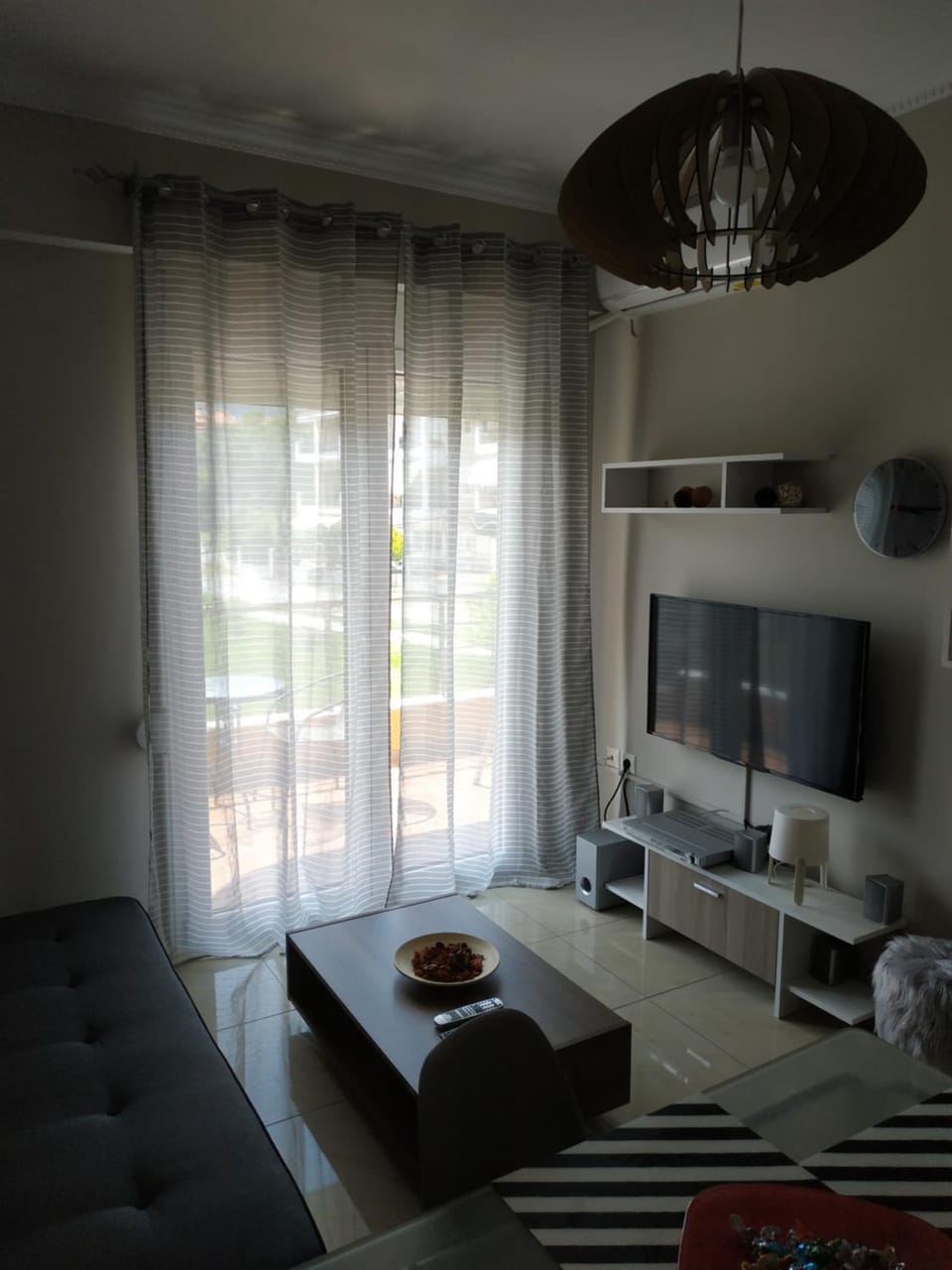 ΔΙΑΜΕΡΙΣΜΑ ΣΤΟ ΛΙΤΟΧΩΡΟ ΜΕ ΕΚΠΛΗΚΤΙΚΗ ΘΕΑ Apartment in Litochoro