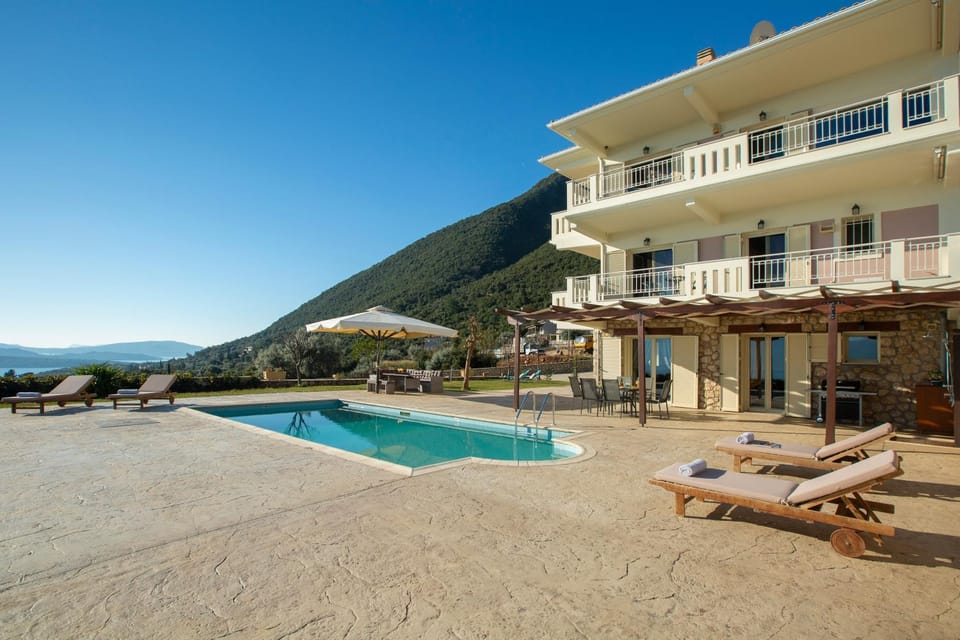 Property building, Swimming pool, Swimming pool