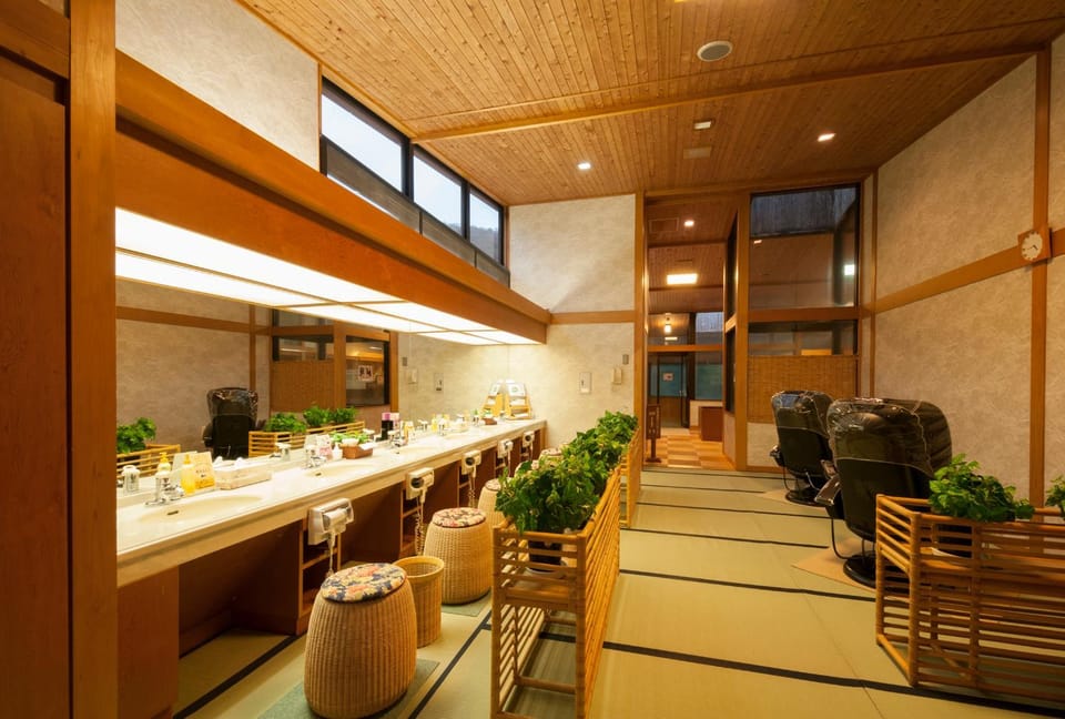 Okada Ryokan Warakutei Ryokan in Takayama