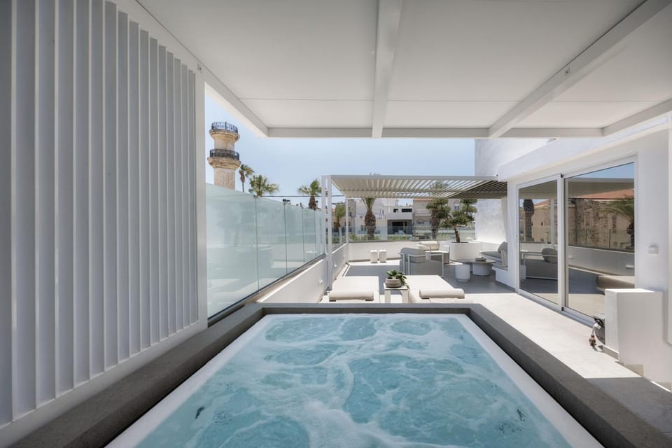 Patio, Hot Tub, sunbed