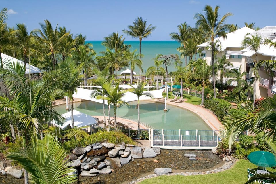 Beach, Beach, Swimming pool, Swimming pool