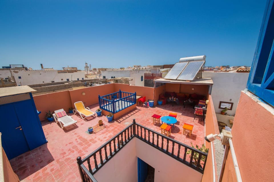 Property building, Patio, View (from property/room), Balcony/Terrace, Seating area, City view, Street view, sunbed