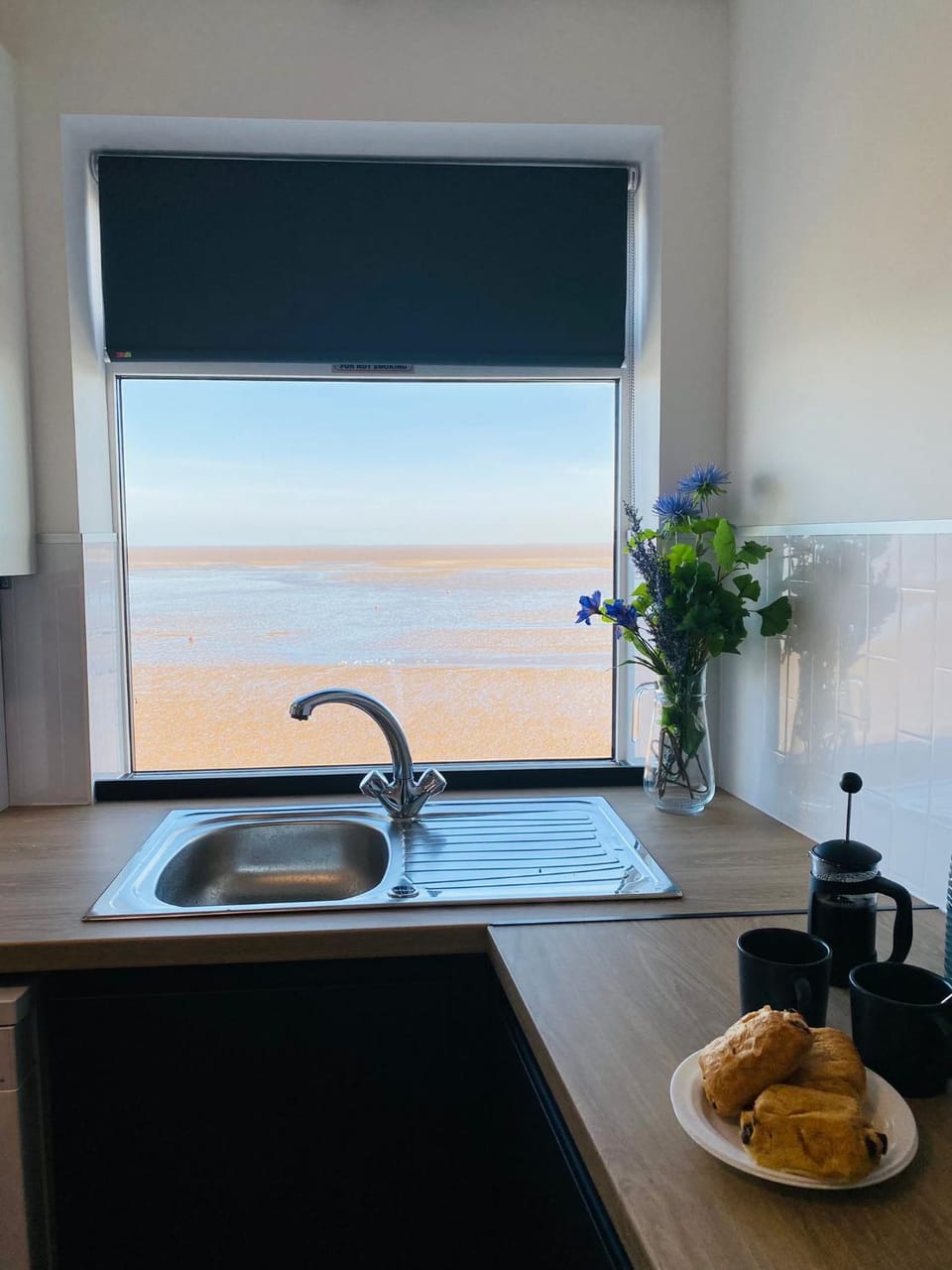 Kitchen or kitchenette, Sea view