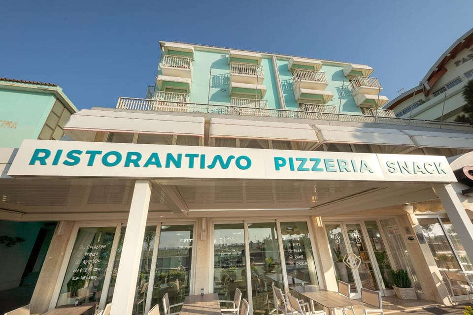 Day, Property logo or sign, Logo/Certificate/Sign, Street view