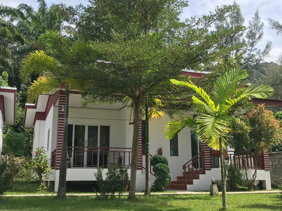 Property building, Natural landscape, Garden, Garden view