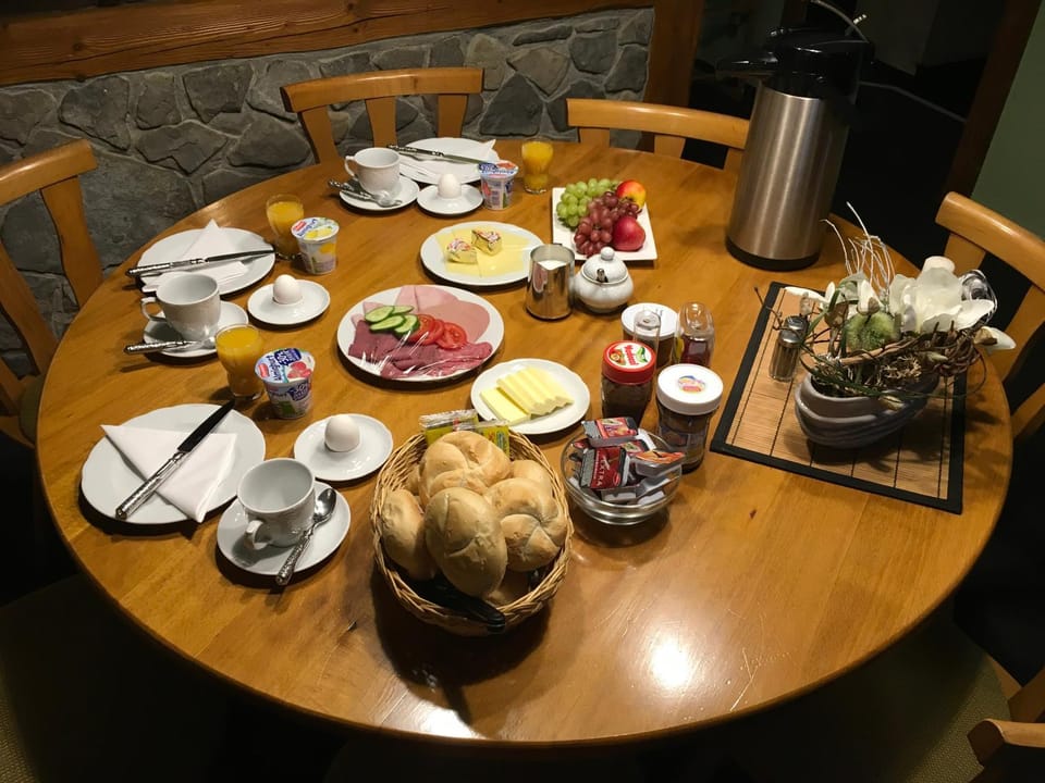 Breakfast, Continental breakfast