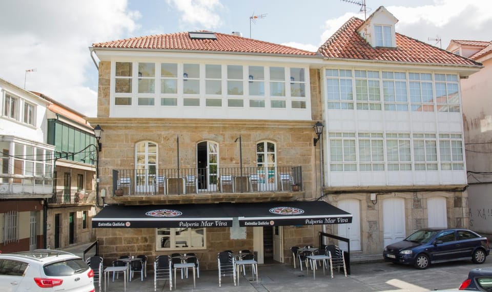 Restaurant/places to eat, Facade/entrance, Off site