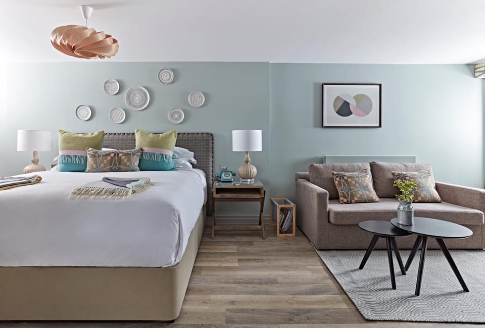 Seating area, Bedroom