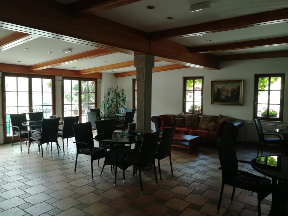 Lounge or bar