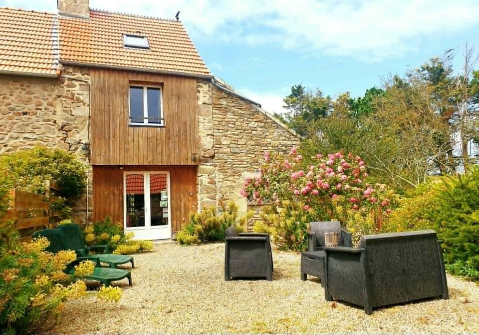 Gîte du Clos Giot House in Saint-Vaast-la-Hougue