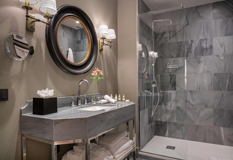 Bathroom, Photo of the whole room, On site