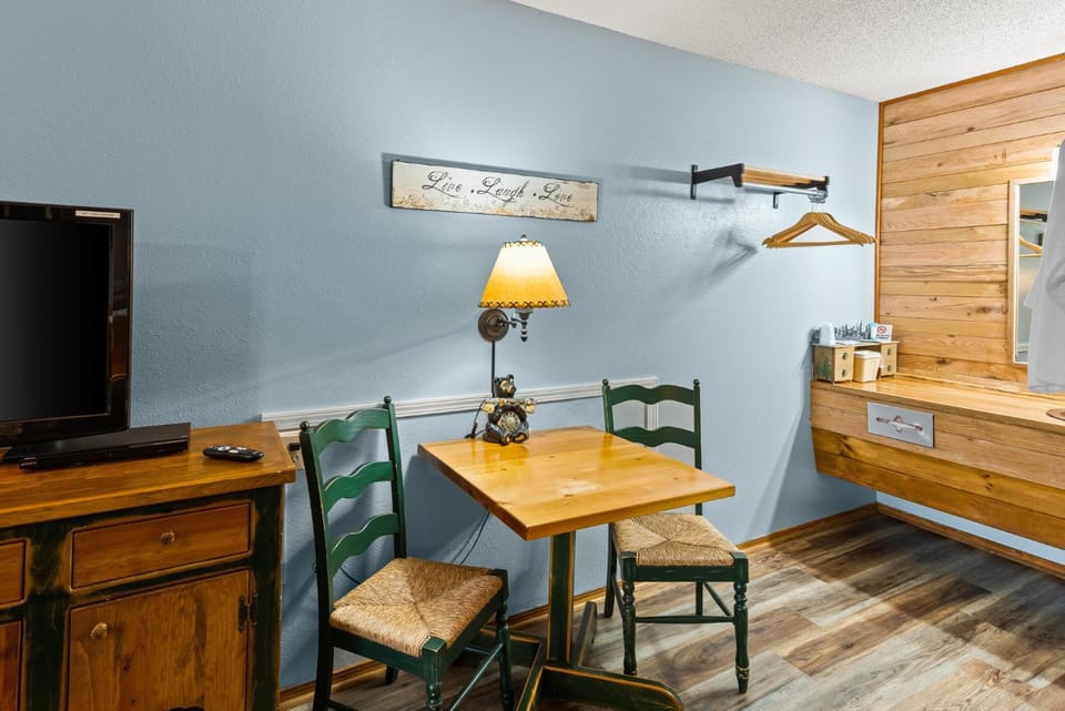 TV and multimedia, Dining area