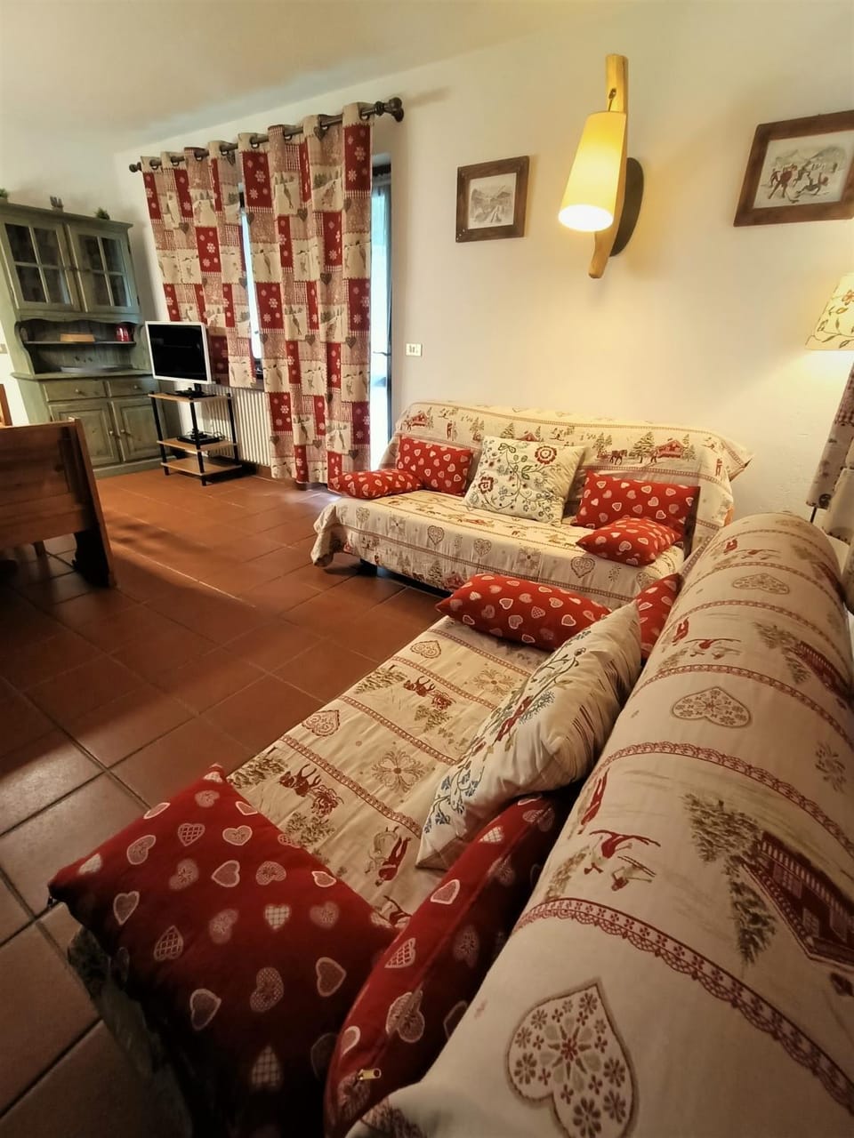 Communal lounge/ TV room, TV and multimedia, Living room