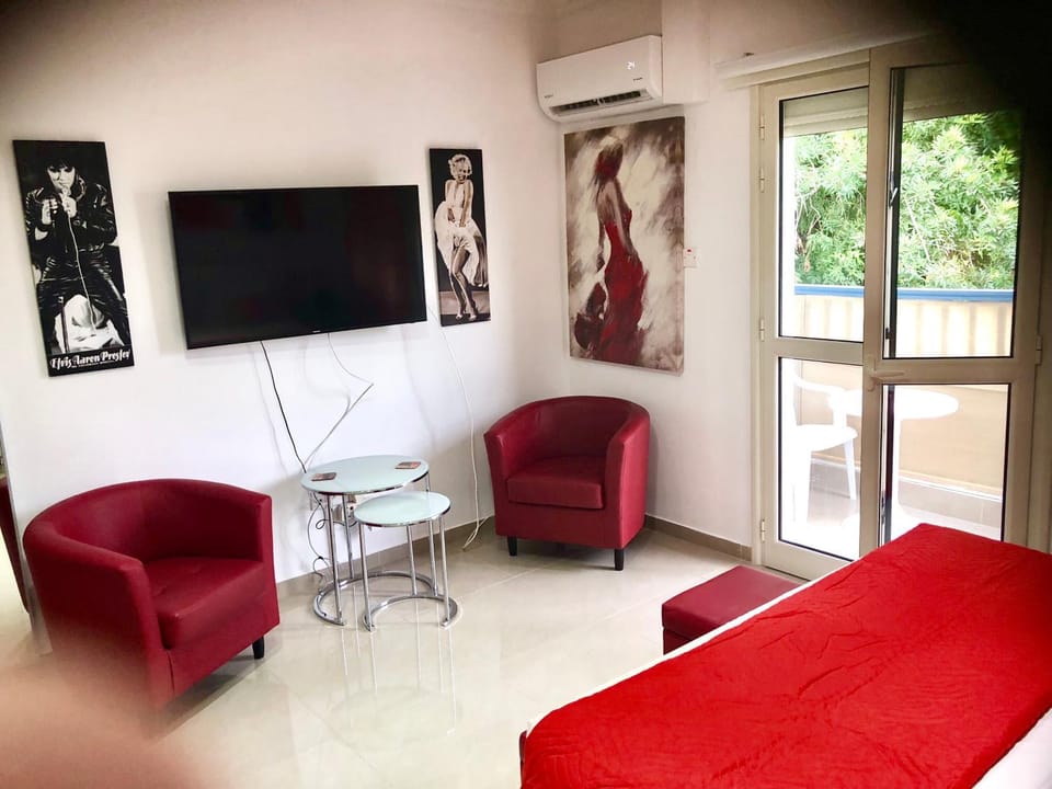 Communal lounge/ TV room, Living room, Spa and wellness centre/facilities