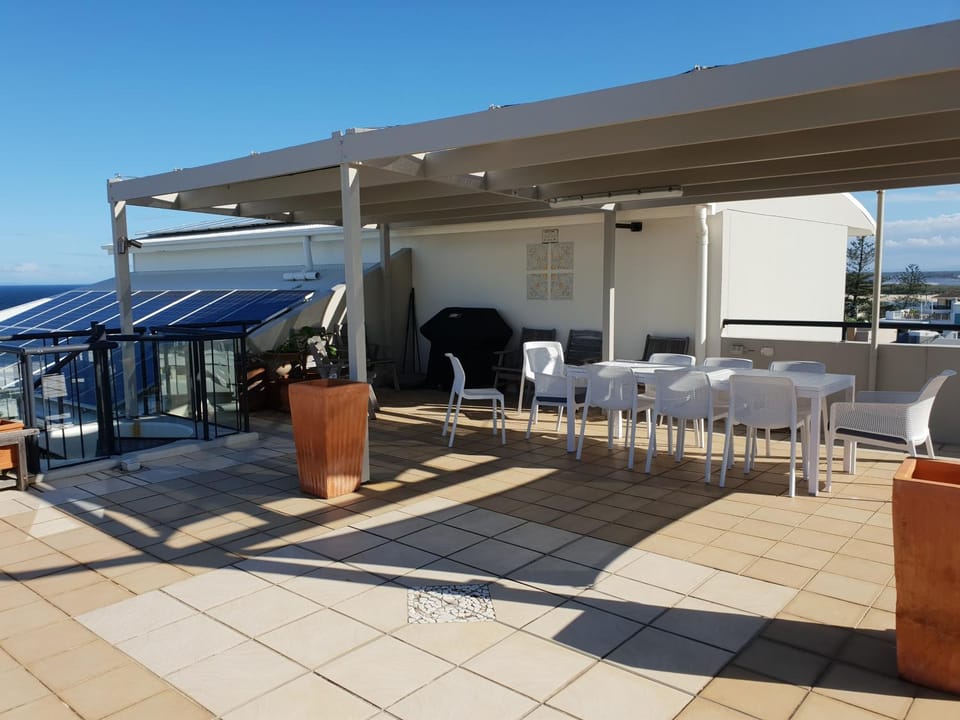 Patio, BBQ facilities