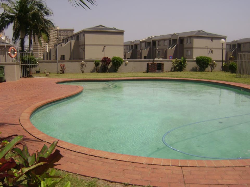 Property building, Swimming pool, Swimming pool