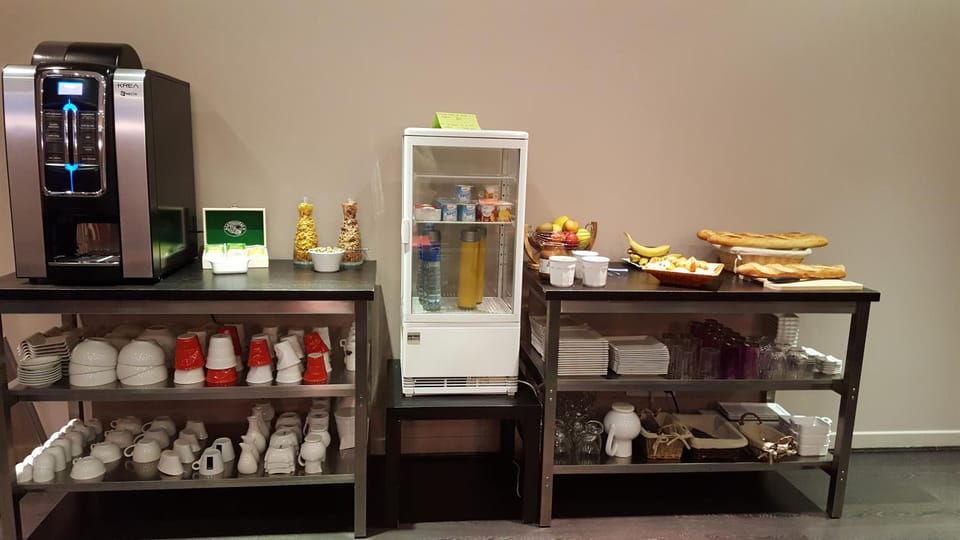 Continental breakfast, Buffet breakfast
