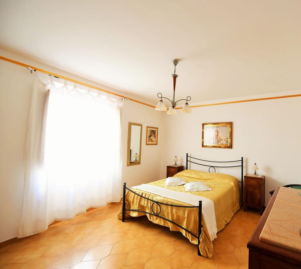 Bed, Other, Photo of the whole room, Bedroom