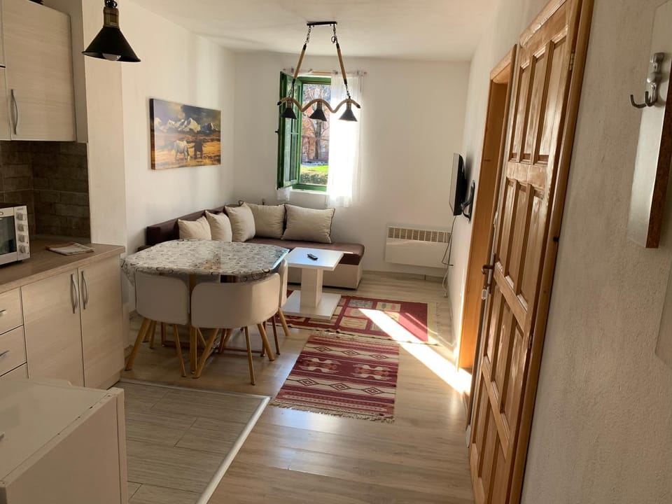 Living room, Dining area