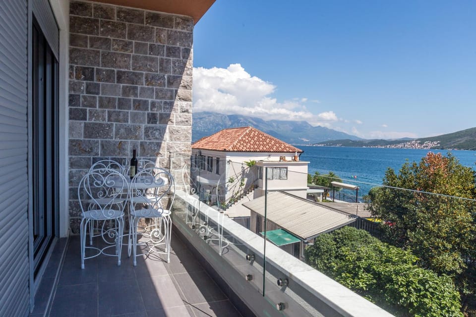 View (from property/room), Balcony/Terrace, Sea view