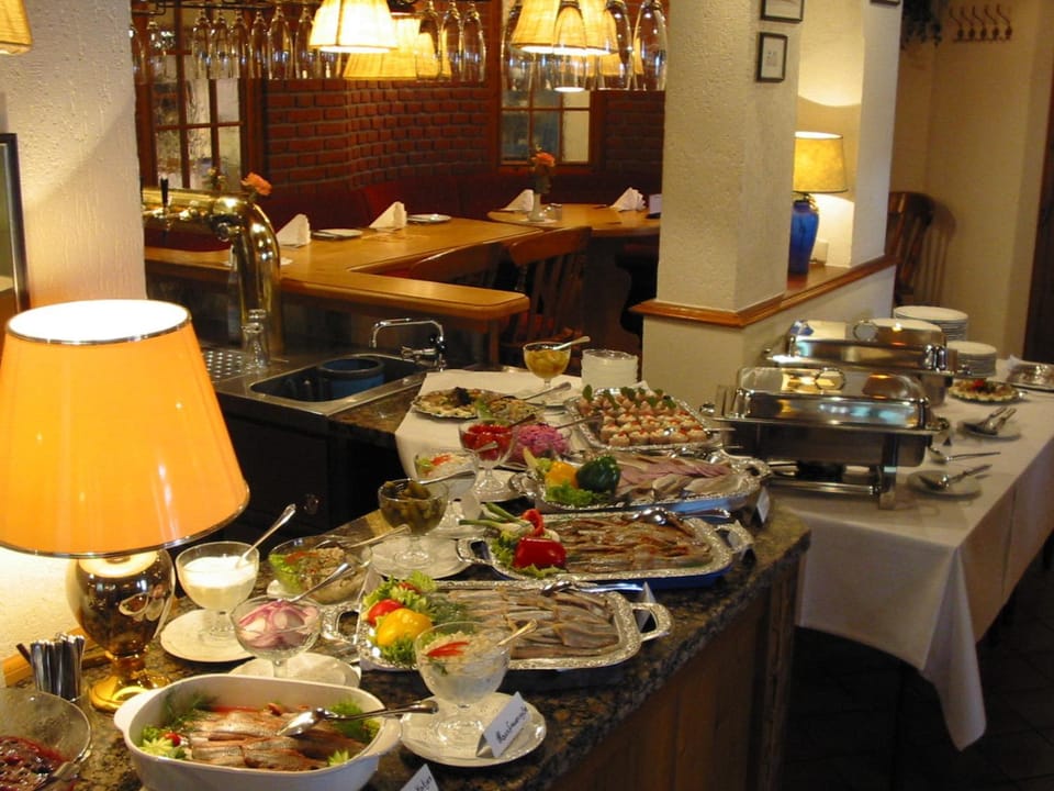 Restaurant/places to eat, Food