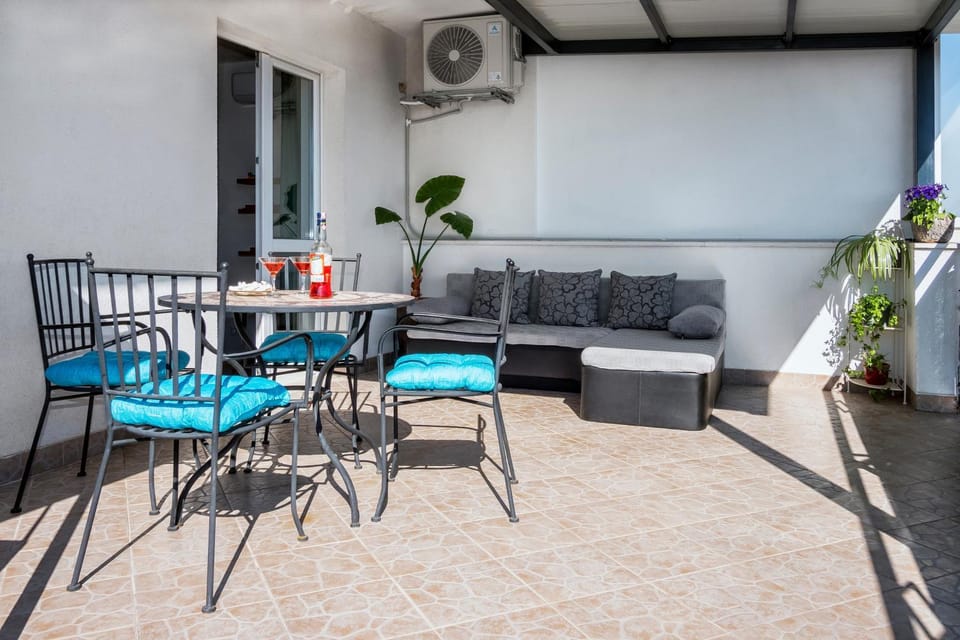 Apartment La Le with big terrace Apartment in Split