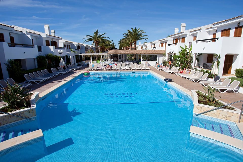 Balcony/Terrace, Pool view, Swimming pool, Family