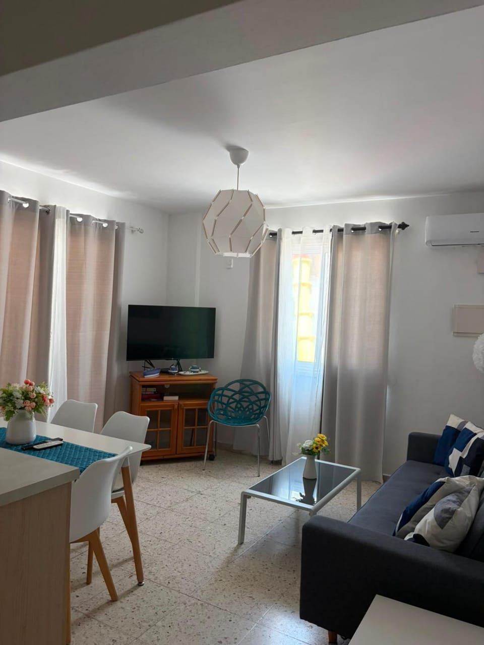 TV and multimedia, Living room, Dining area