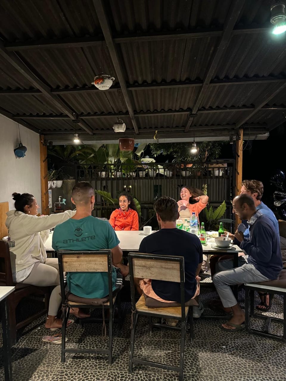Restaurant/places to eat, People