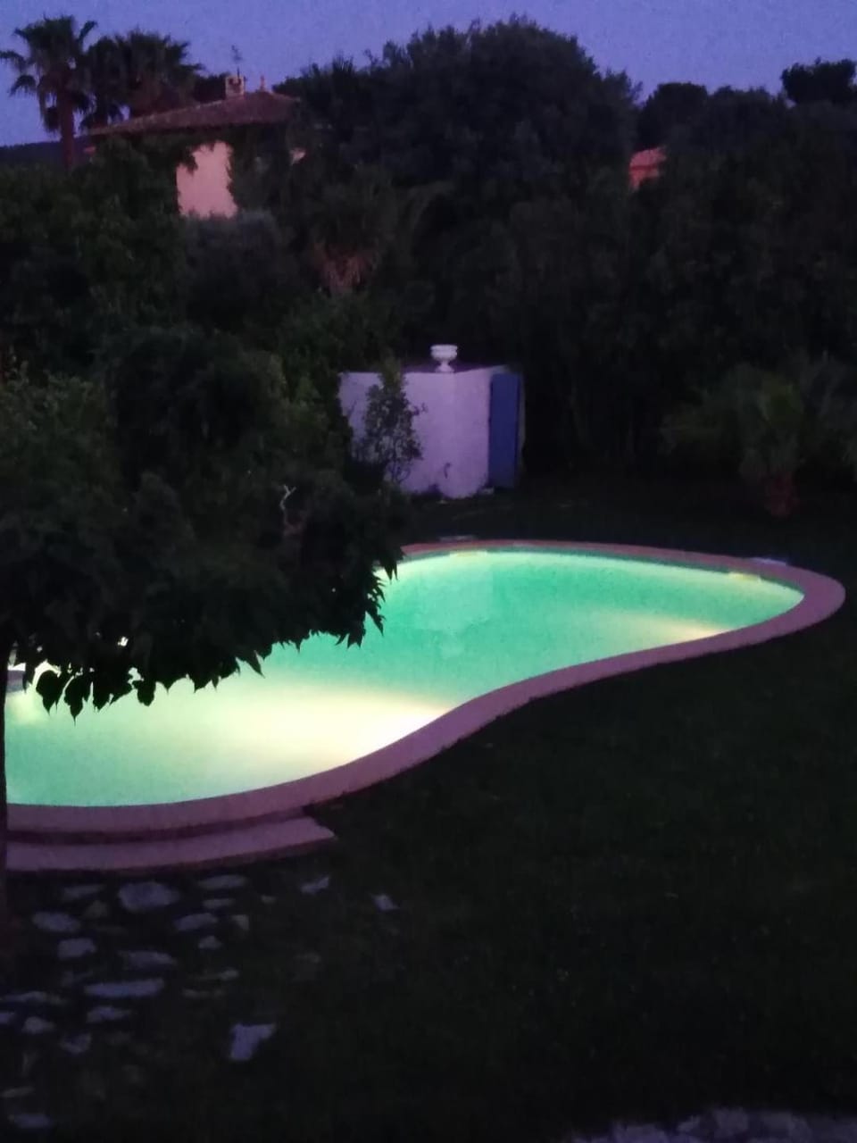 Sous le mûrier Bed and Breakfast in Six-Fours-les-Plages