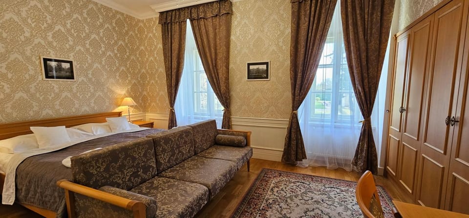 Zamecky Hotel Lednice Hotel in South Moravian Region