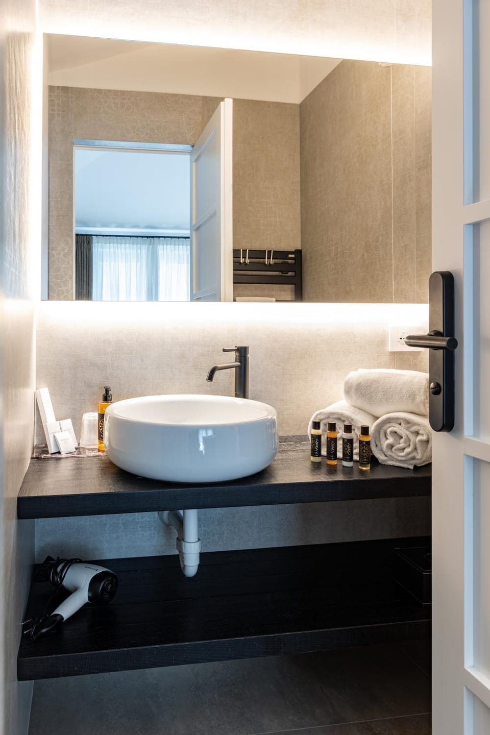 Bathroom, towels