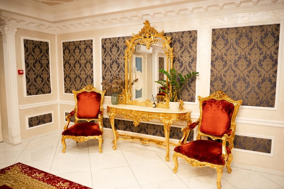 Living room, Seating area