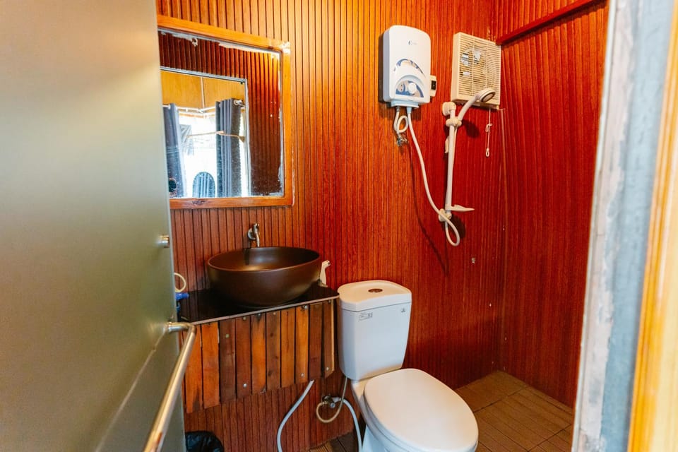 Shower, Toilet