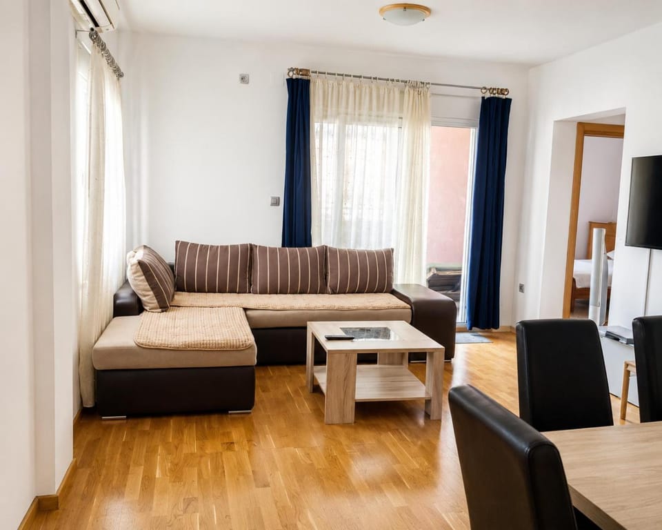 Dvosoban stan, Babin Do, Budva sa garazom Apartment in Budva