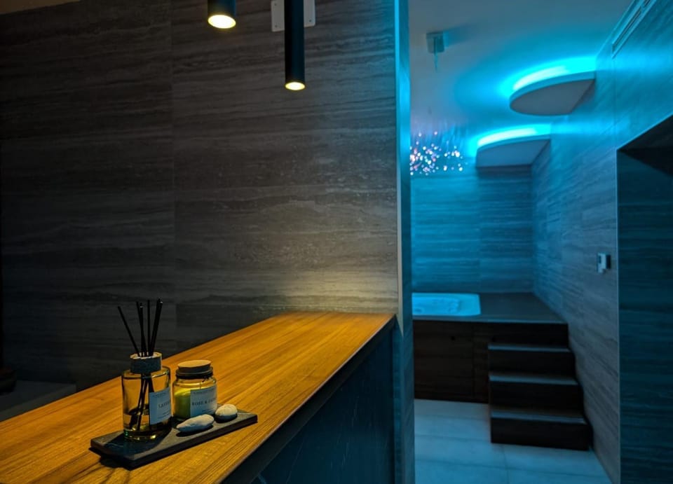Hot Tub, Spa and wellness centre/facilities