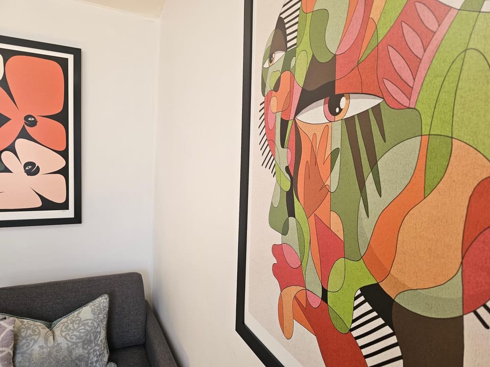Espace Couronne by Hébergements DCL Apartment in Quebec City