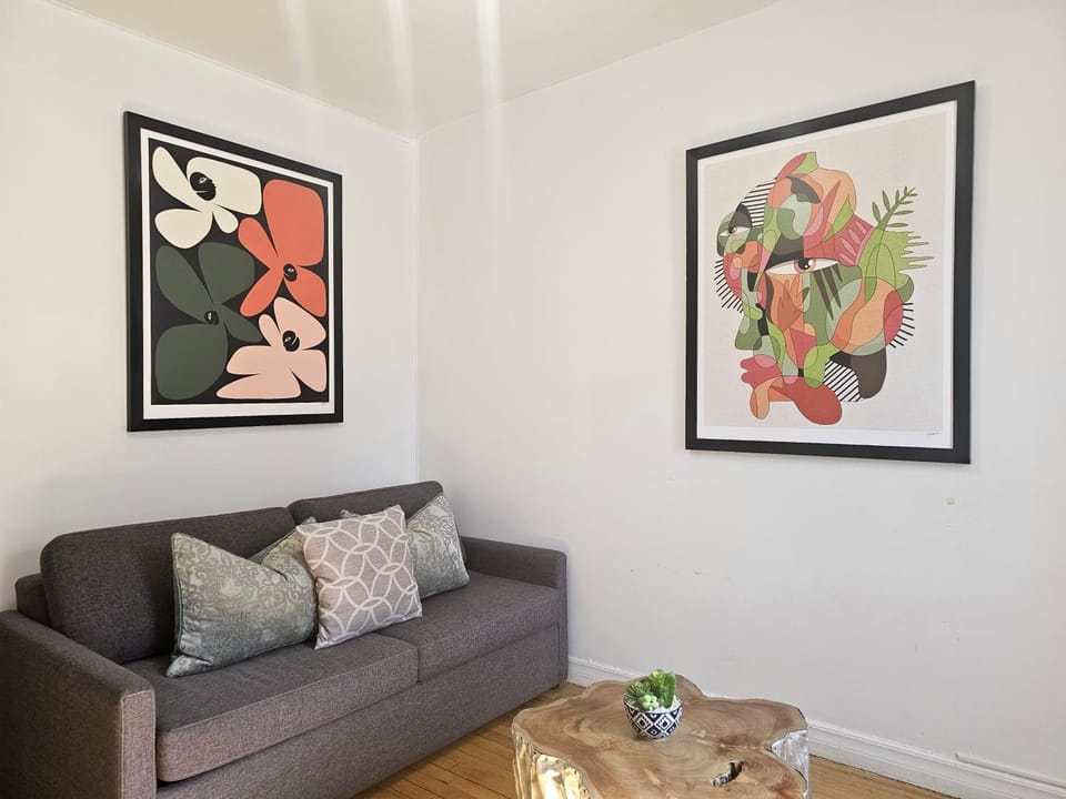 Espace Couronne by Hébergements DCL Apartment in Quebec City