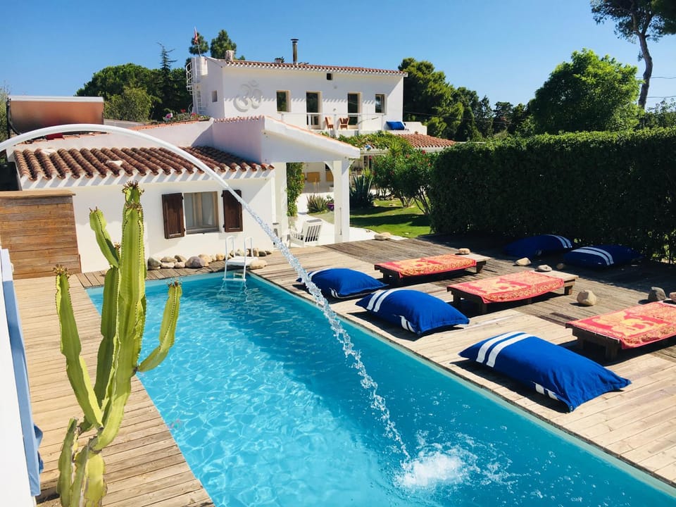 Property building, Pool view, Swimming pool, Breakfast