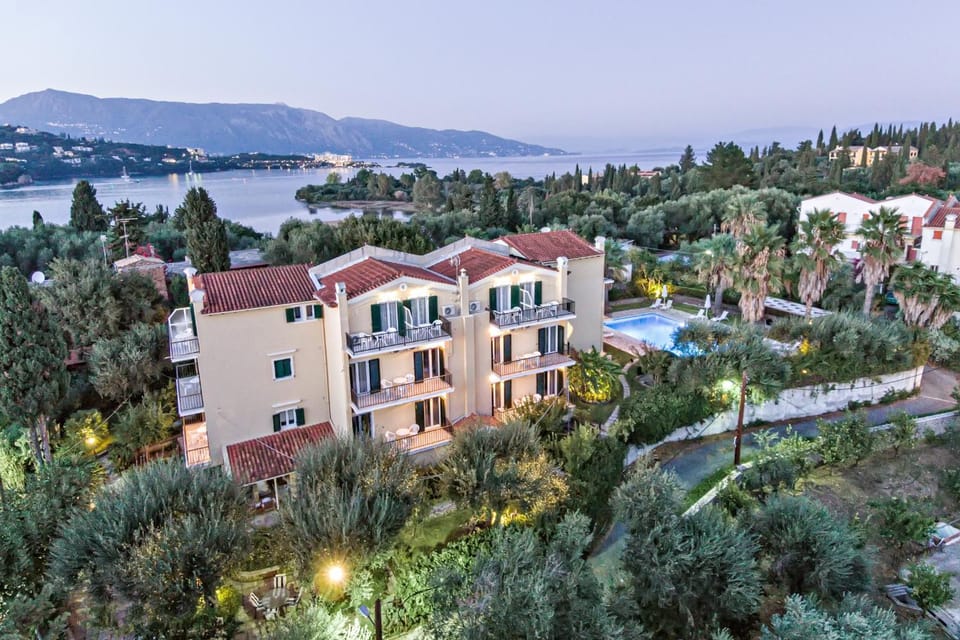Neighbourhood, Bird's eye view, Mountain view