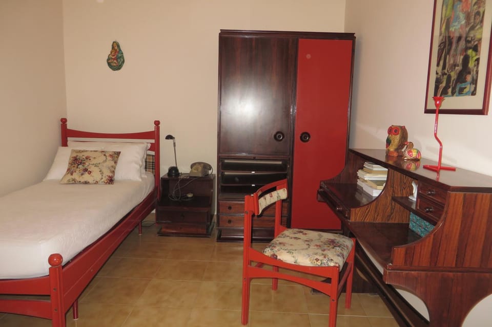 Bed, Photo of the whole room