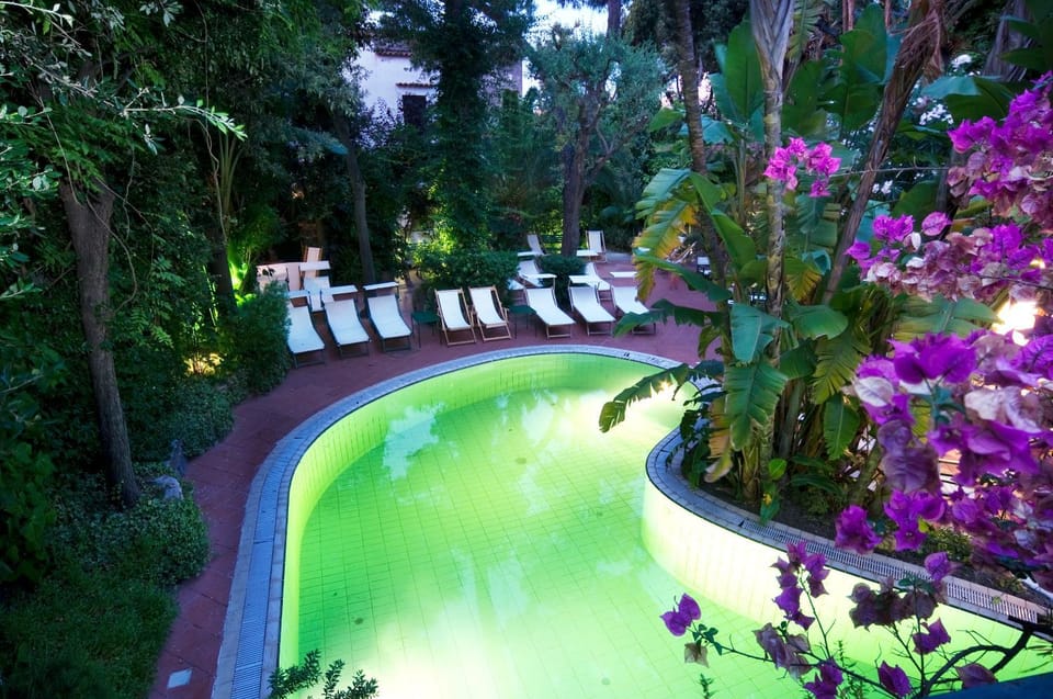 Swimming pool, Swimming pool