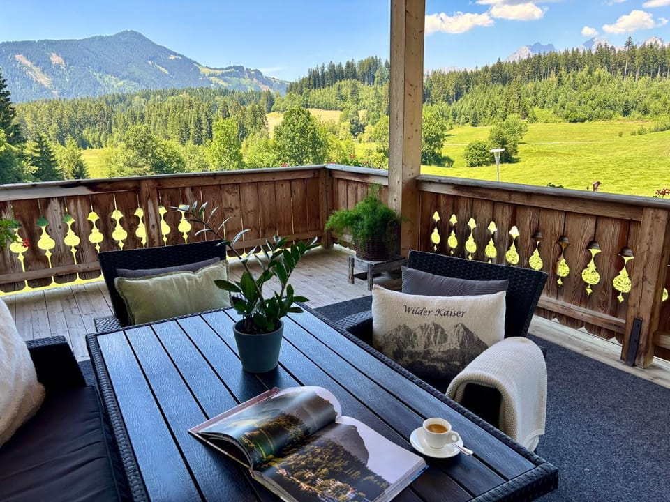 Natural landscape, View (from property/room), Balcony/Terrace, Seating area, Dining area, Mountain view