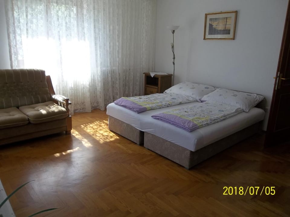 Virágos Vendégház Balatonfüred Apartment in Hungary