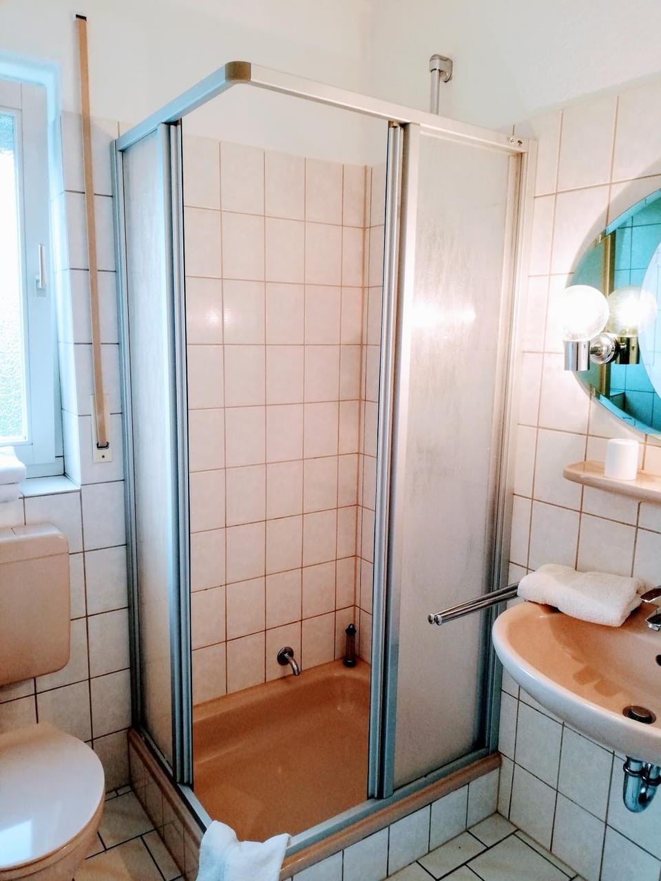 Shower, Bathroom, towels