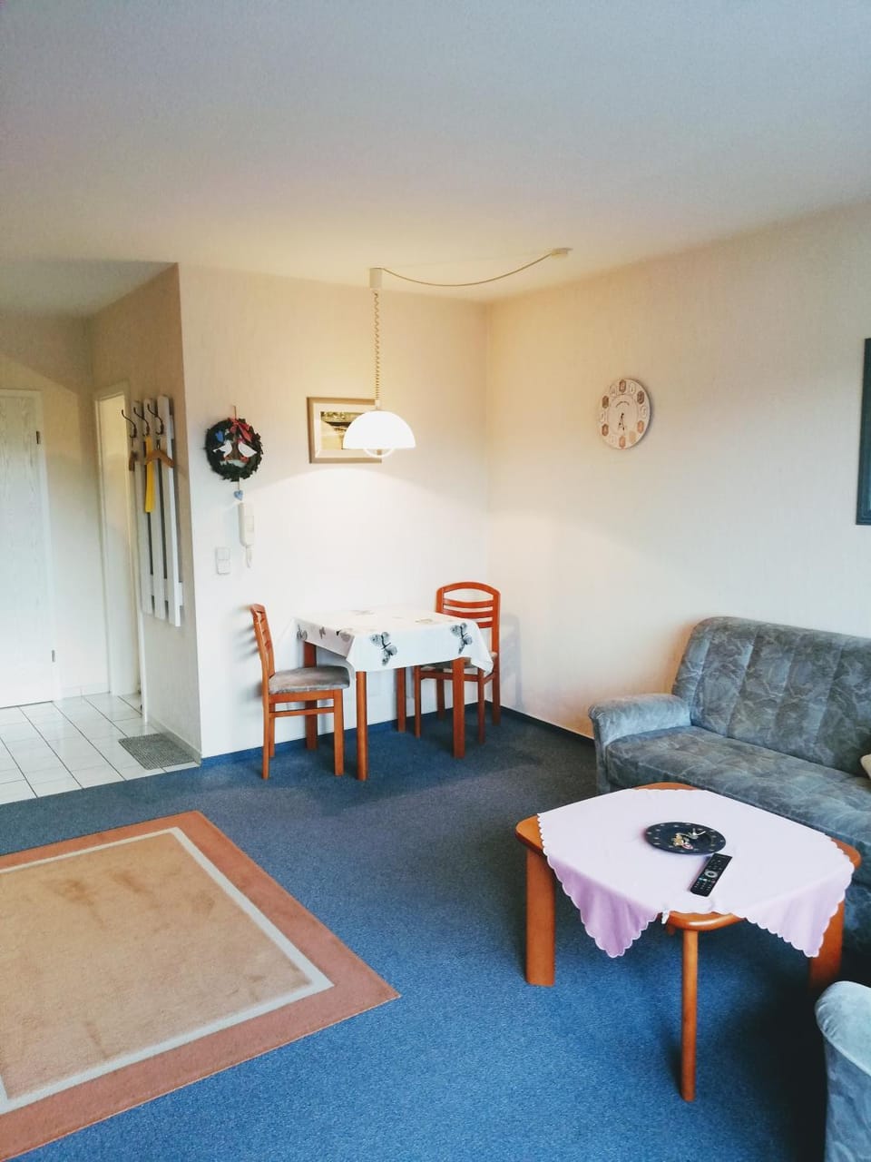 Seating area, Dining area