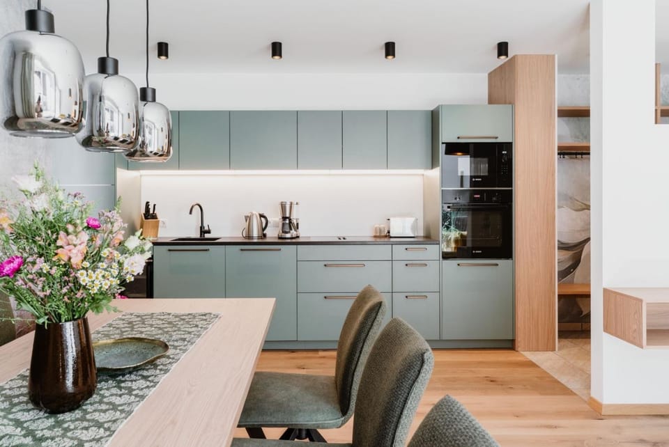 Kitchen or kitchenette, Seating area, Dining area, dishwasher, oven, stove, kitchen