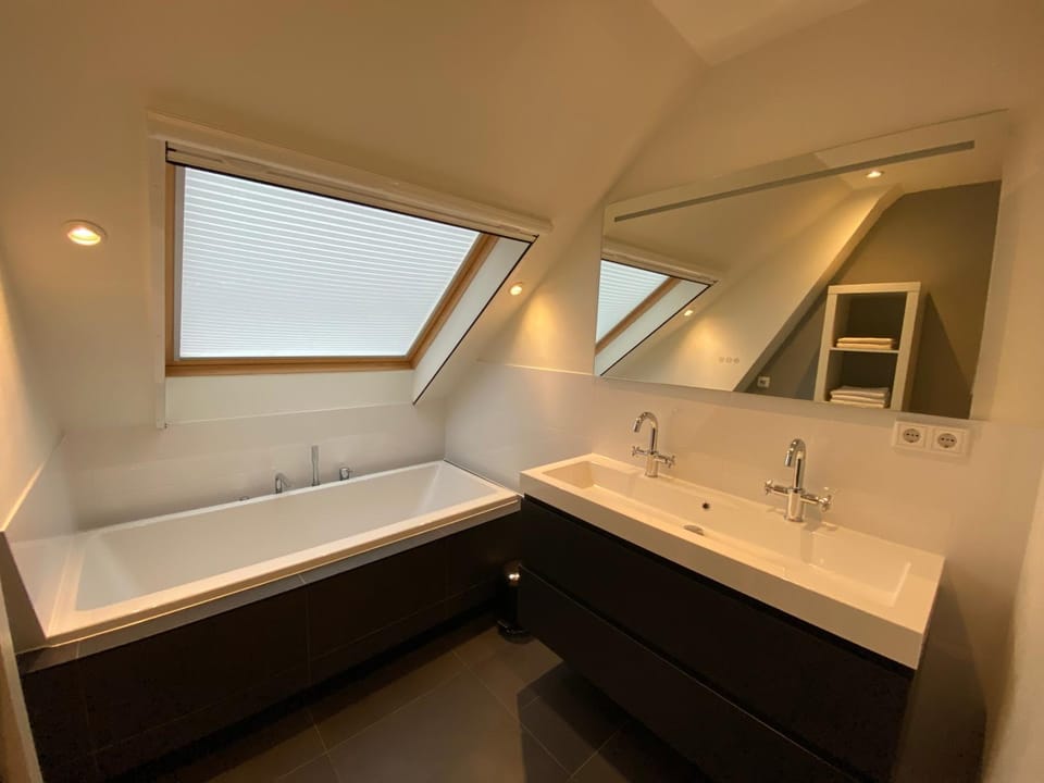 Bedroom, Bath